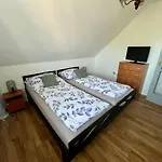 Borostyan Vendeghaz * Balatonkeresztúr