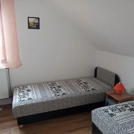 Borostyan Vendeghaz Апартаменты *