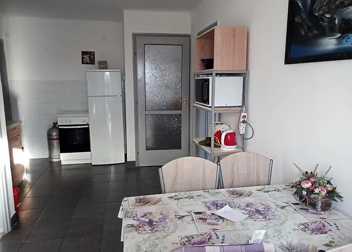 Borostyan Vendeghaz Apartment *