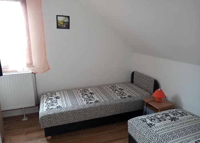 Borostyan Vendeghaz Апартаменты *